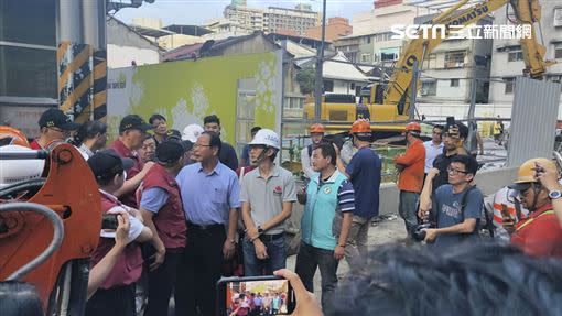 吳翃毅建議，受災戶可委託專業單位協助磋商包括，包括「結構補強」或「損害賠償」等契約約定。（圖／仁愛里里長李天助提供）