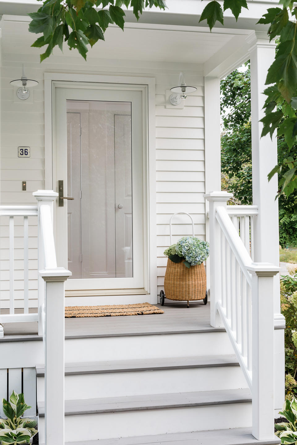 4. Choose front porch lighting ideas that suit your home's style