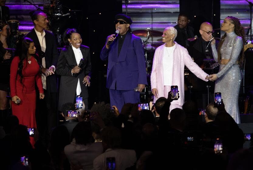 BEVERLY HILLS, CA - FEBRUARY 3, 2024: Keyshia Cole, left, Frederic Yonnet, Gladys Knight, Stevie Wonder, Dionne Warwick and Andra Day perform during the 66th Grammy Awards Pre-Grammy Gala at the Beverly Hilton on February 3, 2024 in Beverly Hills , California.(Gina Ferazzi / Los Angeles Times)