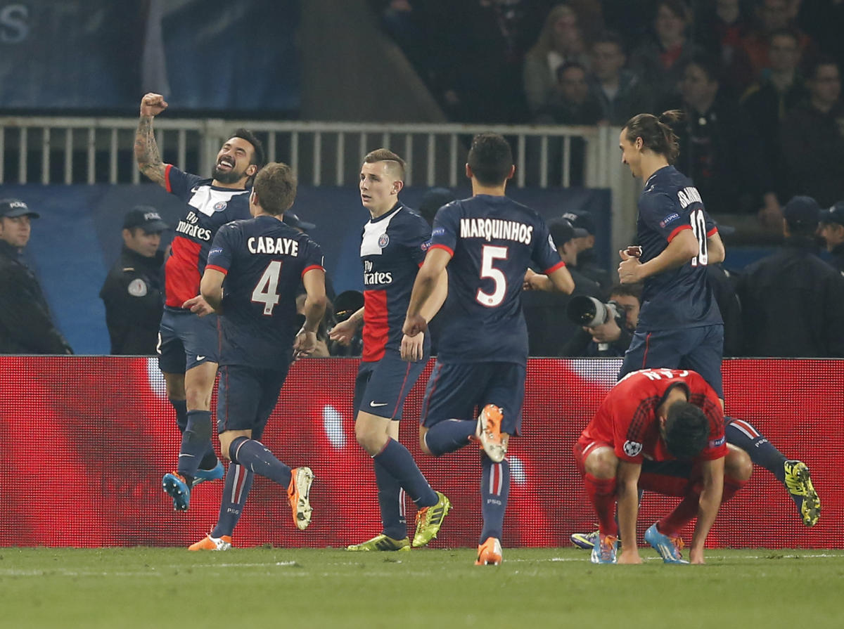 PSG's Van der Wiel fined after clash with Ibrahimovic