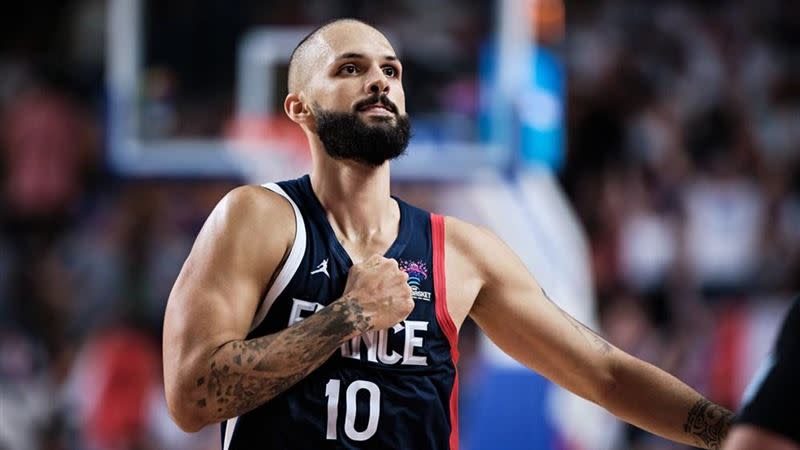 傅尼耶（Evan Fournier）擺脫前一役的低潮，全場砍下27分，率領法國逆轉立陶宛取勝。（圖／翻攝自FIBA官網）