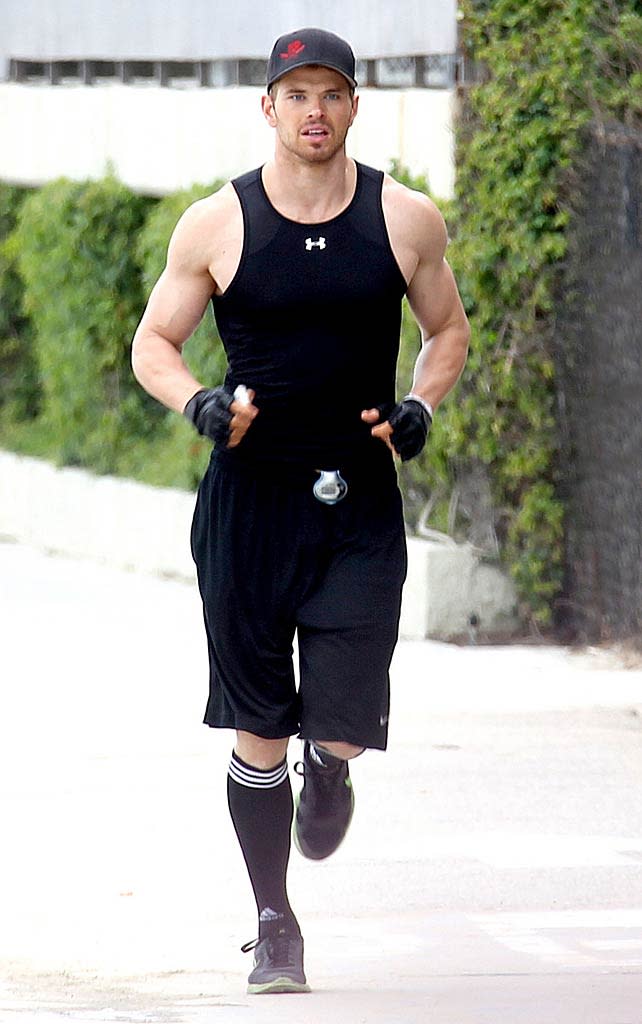 Kellan Lutz Jogging Venice Beach