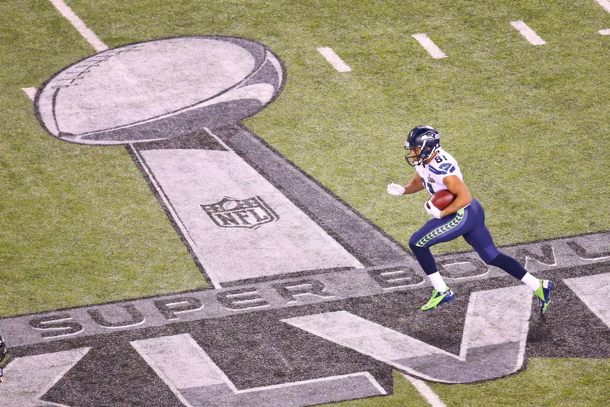 Golden Tate crosses midfield in the first quarter of Super Bowl XLVIII between the Denver Broncos and the Seattle Seahawks at MetLife Stadium in East Rutherford, NJ