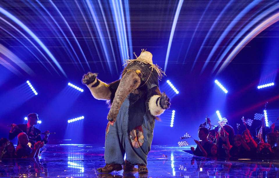 THE MASKED SINGER: Anteater in the “Soundtrack To My Life” episode of THE MASKED SINGER airing Wednesday, Dec. 13 (8:00-9:02 PM ET/PT ) on FOX. CR: Michael Becker / FOX. ©2023 FOX Media LLC.