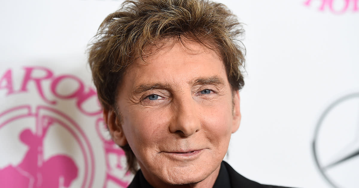 Legendary “Copacabana” singer Barry Manilow has opened up about his sexuality for the first time