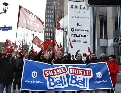 Unifor members rally in Ottawa earlier this year for the Shame on Bell campaign. (CNW Group/Unifor)