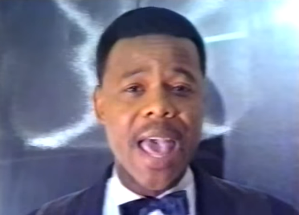 Junior singing ‘Never Win, Never Lose’ in rare music video footage (Screenshot)