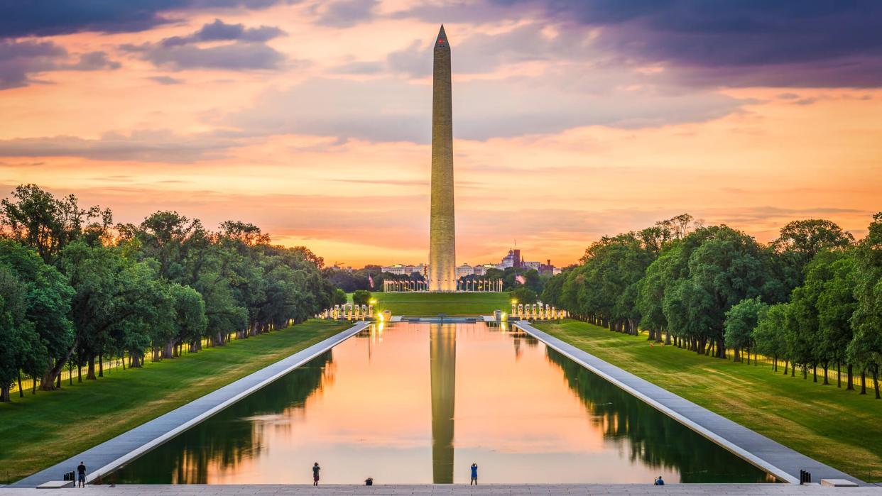 Washington Monument on the Reflecting Pool in Washington, D.