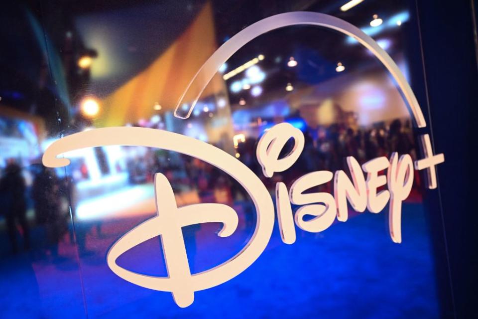 Während der Corona-Pandemie hatte der Disney-Konzern bereits 32.000 Mitarbeiter entlassen, vor allem in seinen Freizeitparks. - Copyright: PATRICK T. FALLON/AFP via Getty Image