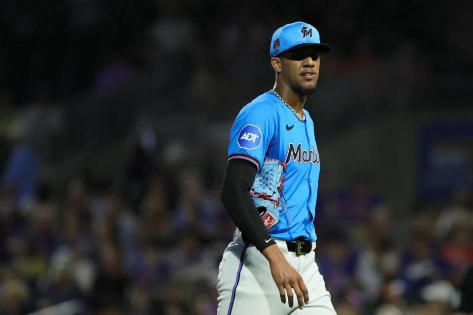 El pitcher dominicano Eury Pérez durante su labor ante los Mets de Nueva York, en el partido de pretemporada celebrado el 8 de marzo de 2024 en Jupiter, Florida.