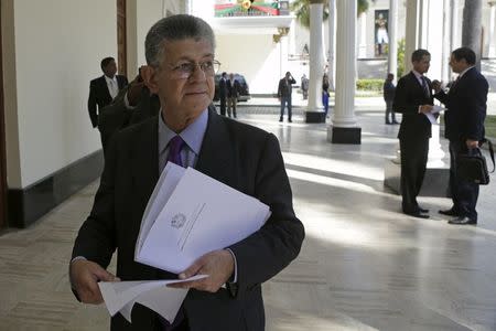 Henry Ramos Allup, president of the National Assembly and deputy of the Venezuelan coalition of opposition parties (MUD), arrives to a session of the National Assembly in Caracas, January 13, 2016. REUTERS/Marco Bello