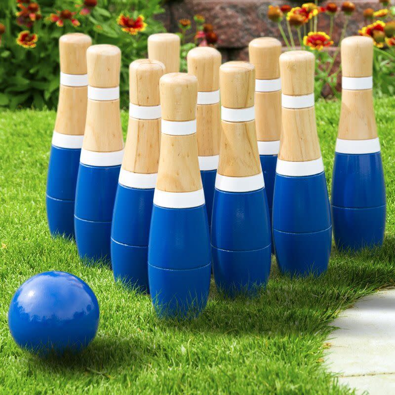 7) 8-Inch Wooden Lawn Bowling Set