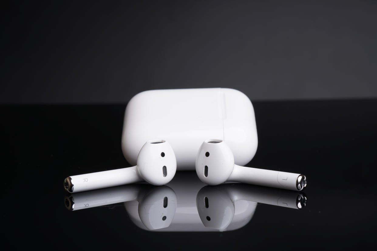  AirPods 2. 