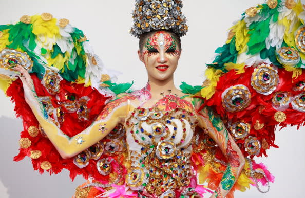 A model participates in a 2012 International Bodypainting Festival Asia at Duryu park on September 1, 2012 in Daegu, South Korea. The festival is the largest event in the field of body painting and spreads the art form to thousands of interested visitors each year. (Photo by Chung Sung-Jun/Getty Images)