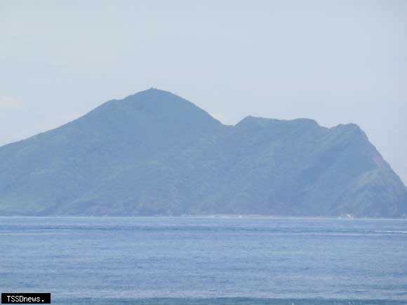 山陀兒颱風逼近， 龜山島九月廿九日起至十月二日預警性封島四天。（記者董秀雲攝）