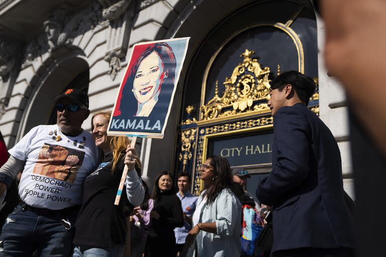 Seguidores de Kamala Harris durante un mitin en San Francisco  