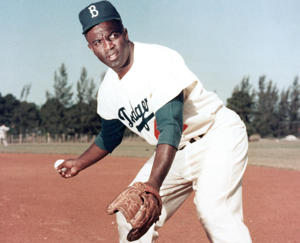 MLB players write letters to Jackie Robinson