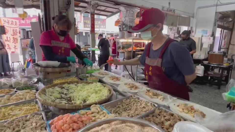 清明節將至應景吃春捲　台南國華街春捲名店排長龍