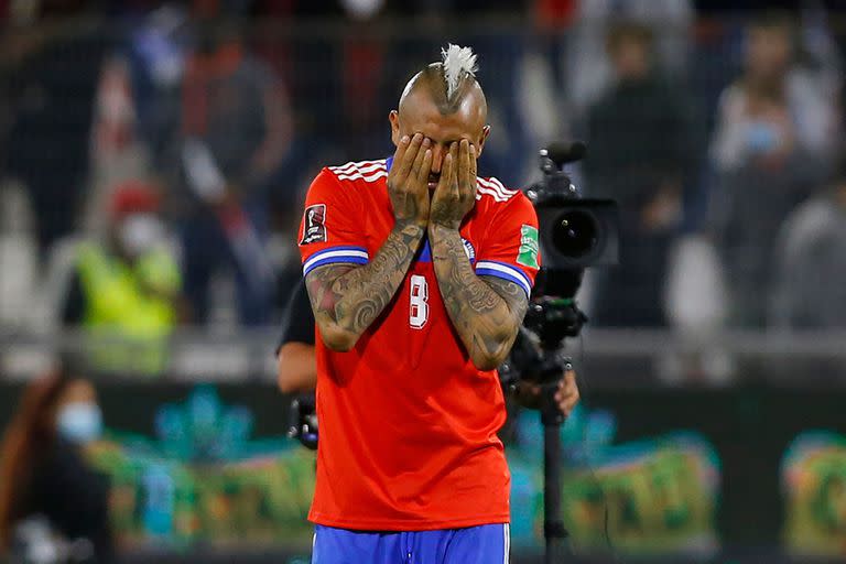 Arturo Vidal y sus compañeros de la generación dorada de la Roja estarán ausentes en el Mundial una vez más, como en Rusia 2018