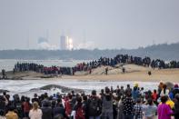 <p>La fusée chinoise Longue-Marche 8 a décollé mardi du centre de lancement de Wenchang sur l'île de Hainan (sud). Dans le futur, la Chine veut qu'elle soit réutilisable, comme le lanceur de SpaceX, Falcon 9.</p>