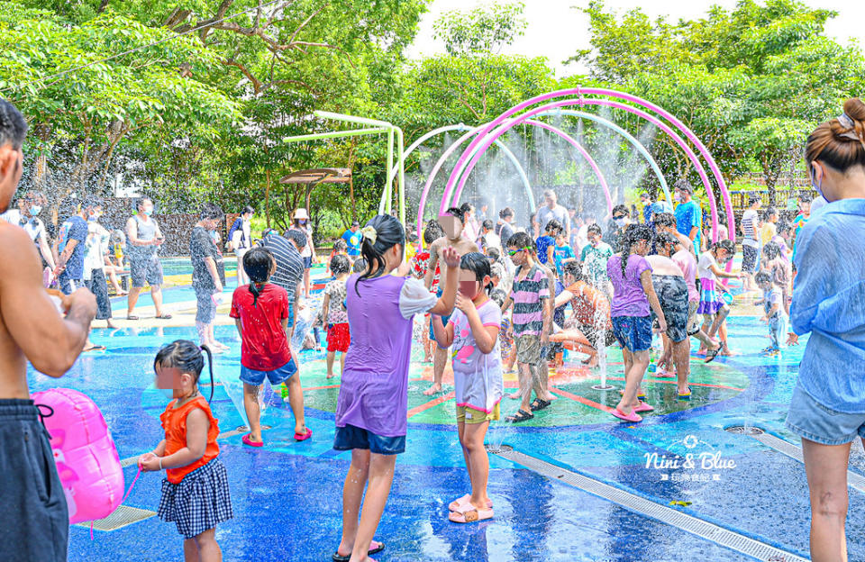 台中免費戲水區 大雅中科公園 全新開放 22公尺磨石子溜滑梯 沙坑 野餐 假日人氣親子景點