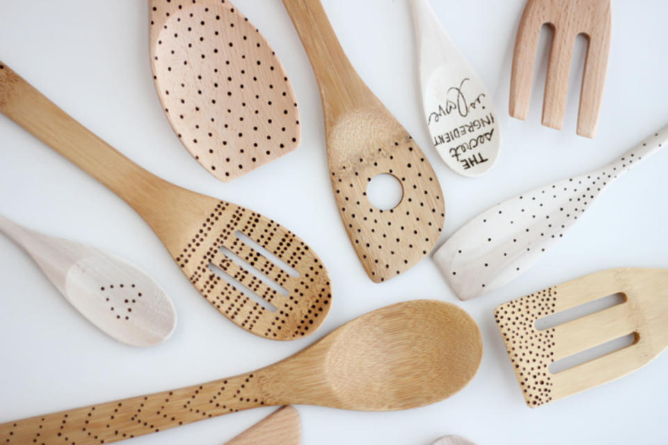 etched wooden spoons (Delia Creates )