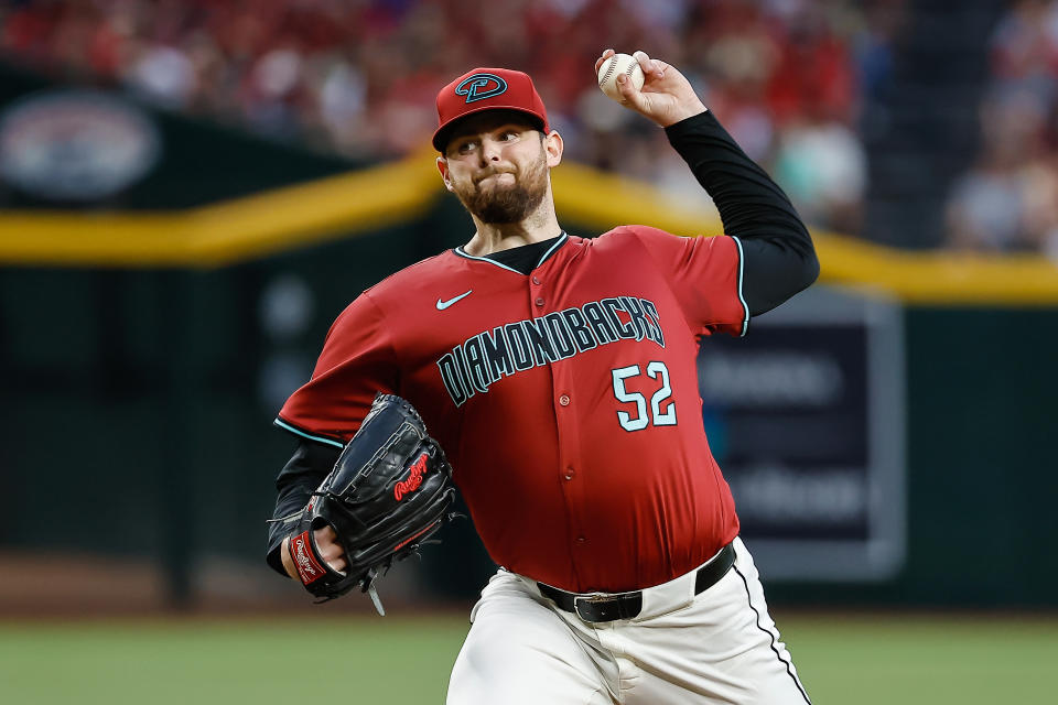 PHOENIX, AZ - MAY 25: Arizona Diamondbacks pitcher Jordan Montgomery (52) pitches during the MLB baseball game between the Miami Marlins and the Arizona Diamondbacks on May 25, 2024 at Chase Field in Phoenix, Arizona. (Photo by Kevin Abele/Icon Sportswire via Getty Images)