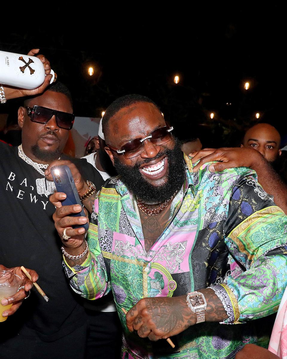 <h1 class="title">Rick Ross & 2 Chainz At The Urban Miami</h1><cite class="credit">Johnny Nunez</cite>