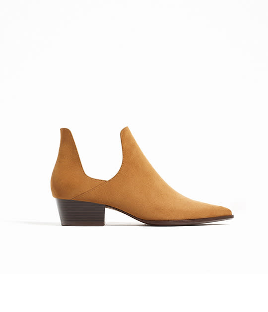 Zara’s version features all-important ankle aeration technology.