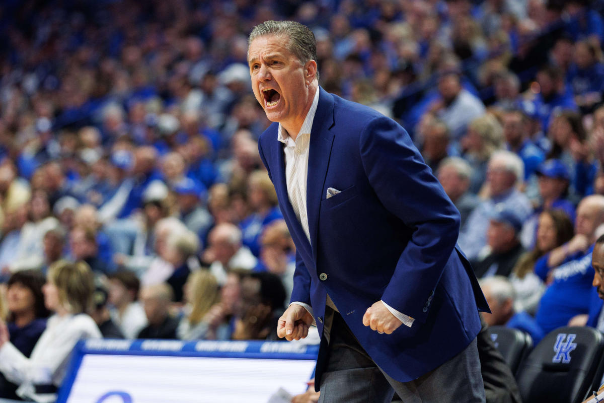 John Calipari vows to make changes after Kentucky's latest early NCAA  tournament exit - Yahoo Sports