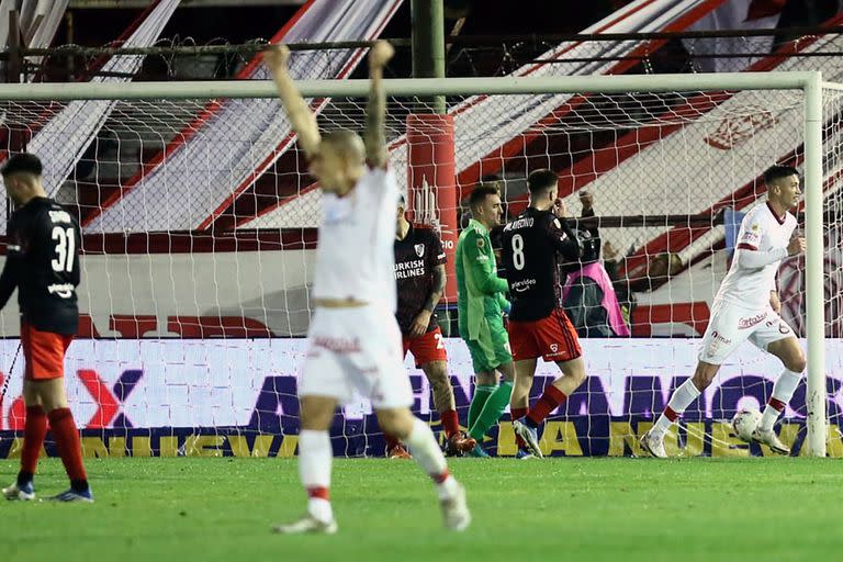 El primer gol de Huracán, anotado por Galván; lo sufre River