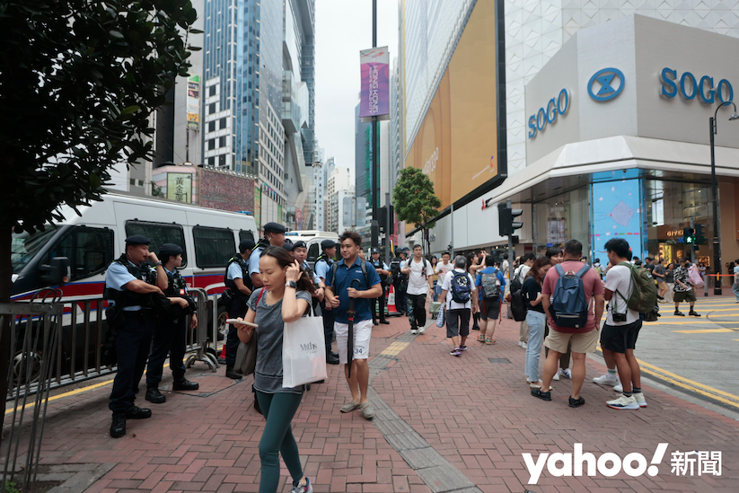 A large number of police personnel were deployed in the area of ​​Yee Wo Street in Causeway Bay.