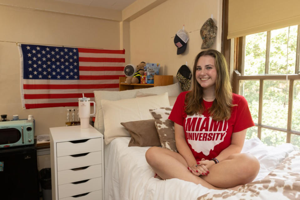 mom and daughter assigned same dorm room years later (Courtesy Miami University)