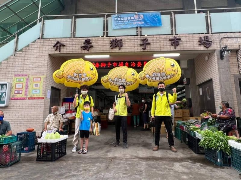 ▲民進黨今年首度挑戰連江縣長選舉，縣長參選人李問與黨籍提名公職參選人化身大黃魚戰隊，徒步走遍馬祖四鄉五島。（圖／李問提供）