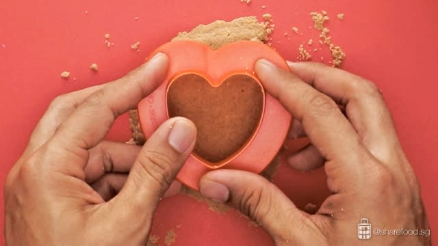 shaping the cookie dough