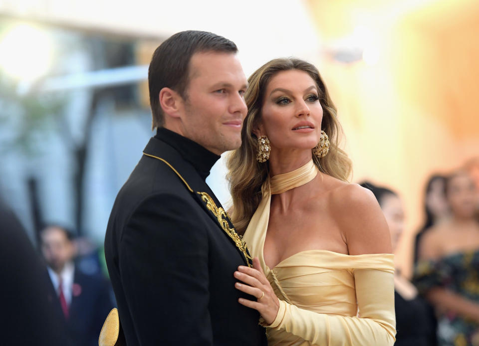 Tom Brady y Gisele Bundchen en 'Heavenly Bodies: Fashion & The Catholic Imagination Costume Institute Gala' el en Museo Metropolitano de Arte 2018 en Nueva York  (Photo by Matt Winkelmeyer/MG18/Getty Images for The Met Museum/Vogue)