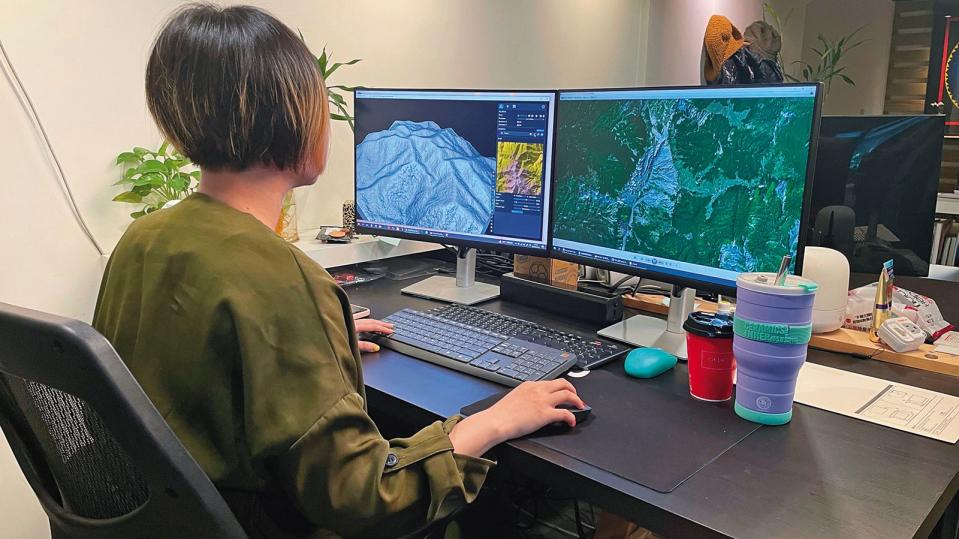 《赤心巔峰》利用3D擬真地形圖及定格動畫，解釋路線難度和跑者面對的挑戰。（活水文化提供）