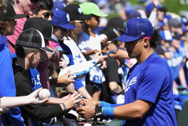 Dodgers Top Prospect Diego Cartaya Signs With Bad Bunny's Agency