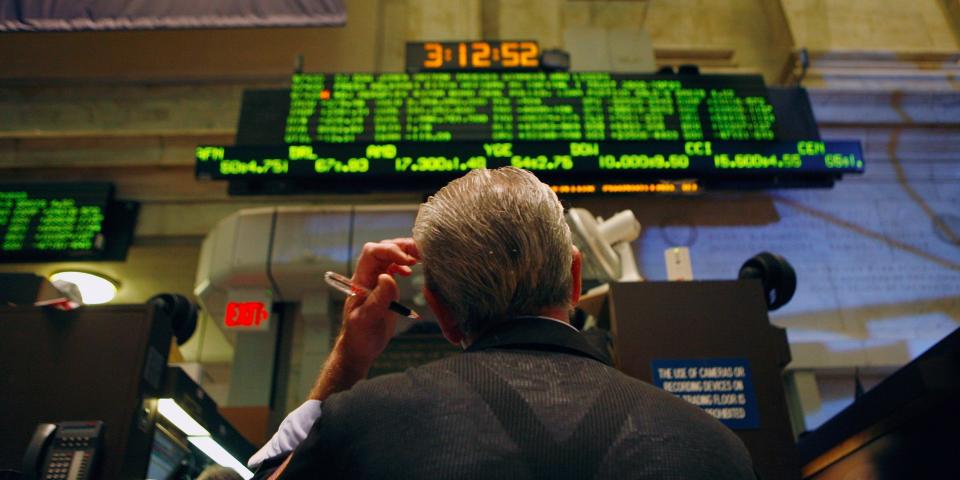 trader looks up NYSE