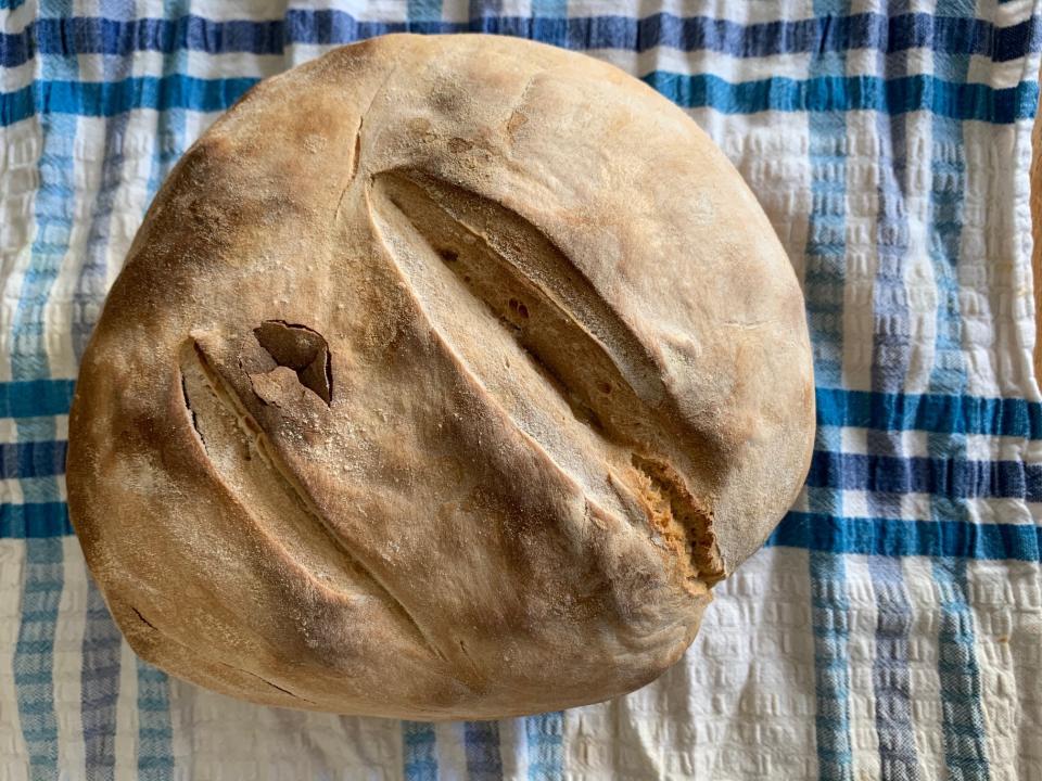 Nuestro primer pan. Mejorable, claro está. Foto: Javier Sánchez