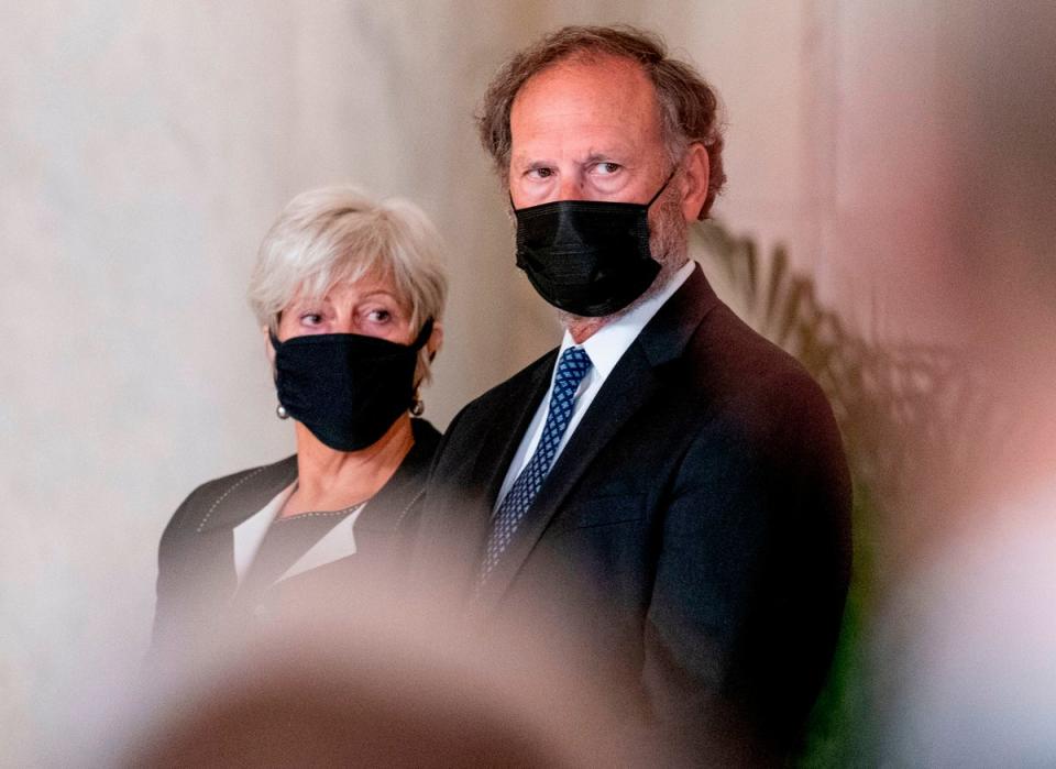 Justice Alito and his wife Martha-Ann stand during a private ceremony for Justice Ruth Bader Ginsburg at the Supreme Court on 23 September, 2020 (POOL/AFP via Getty Images)