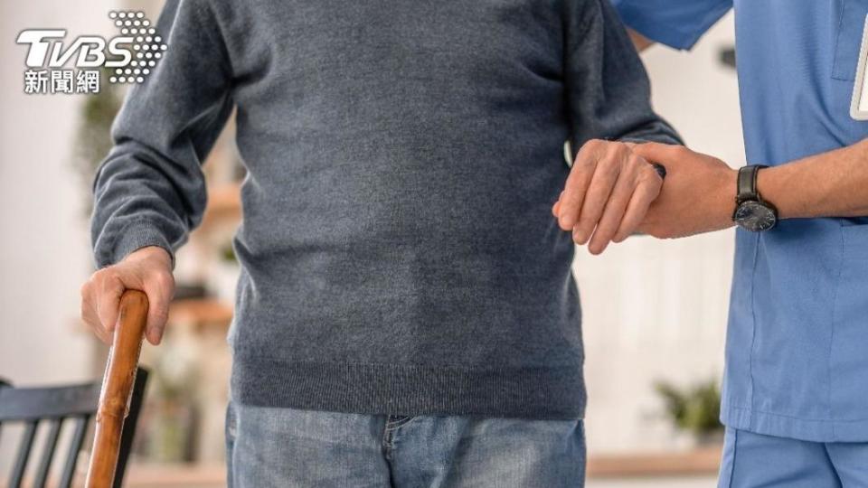 廖男老年盼子女照顧。（示意圖，非當事人／shutterstock達志影像）