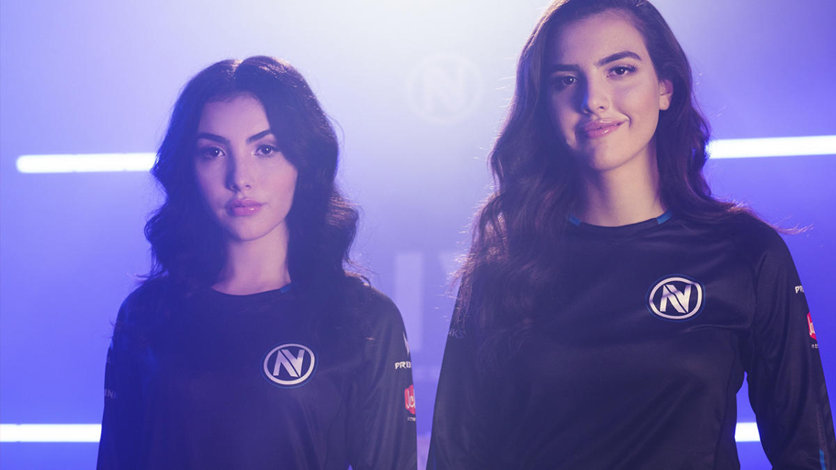 Envy Gaming Signs Chess-Playing Botez Sisters in Creator Network Launch