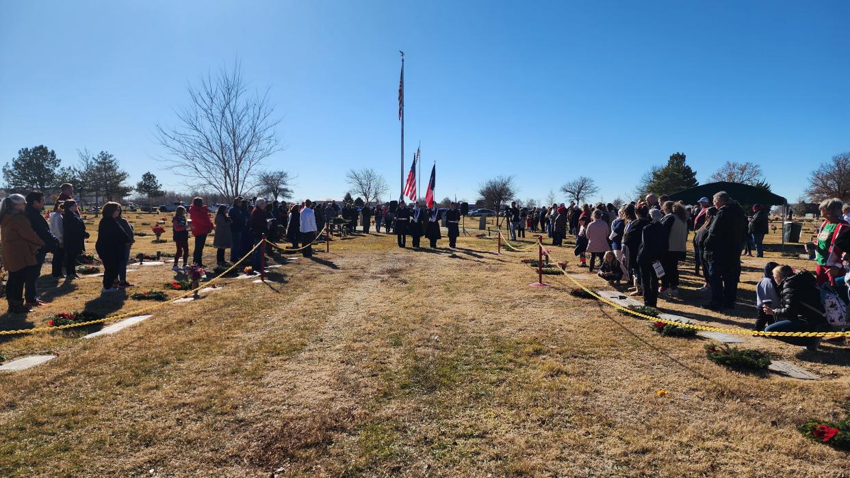 Fallen Amarillo veterans honored at Llano Cemetery in Wreaths Across