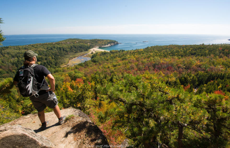 Precipice Trail, Acadia National Park, Utah. Es el sendero más corto de esta lista, con solo 1.6 millas (2.5km) de longitud de ida y vuelta. Si bien no es una ruta complicada sí es agotadora y empinada. No es recomendada para quienes le temen a las alturas, ya que sus caminos son muy estrechos y alcanzan los 1,000 pies (304m) de altura, que permiten ver la costa de forma dramática. - Foto: Flickr.com/user/dave-a-roni/