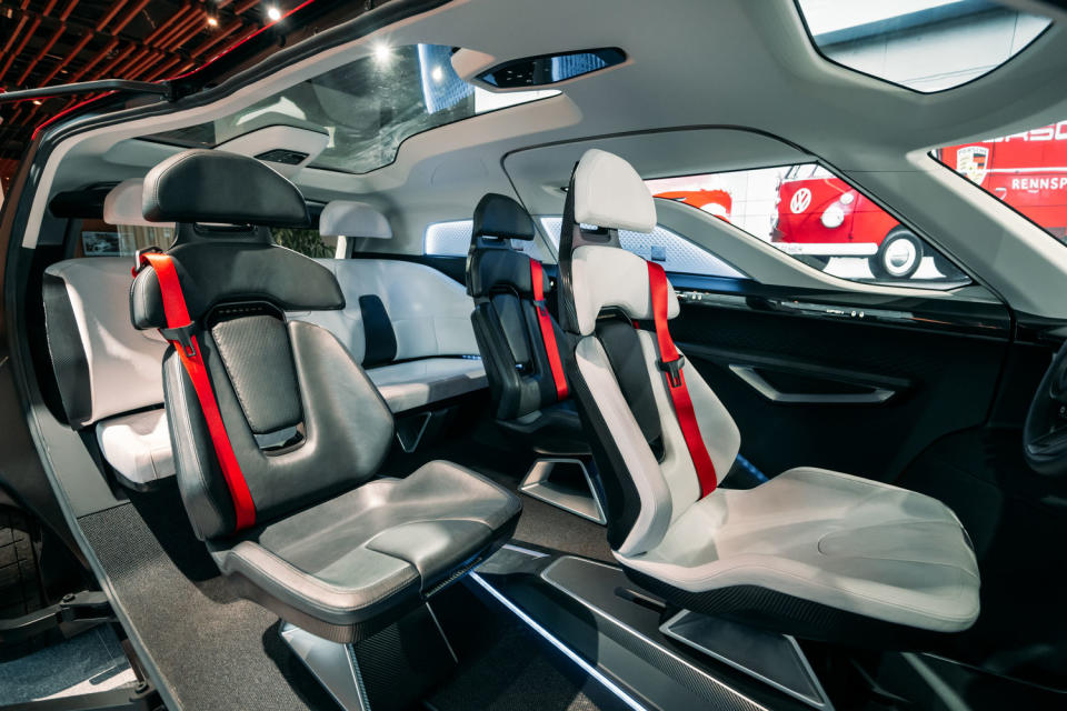 porsche vision renndienst concept rear seats guoco midtown