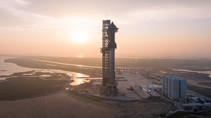 Starship ahead of its maiden launch. 