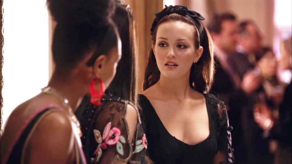 We first meet Blair in a decadent black headband on the first episode, which sets the tone for how we’ll come to know her and her hair accessory-filled glory.