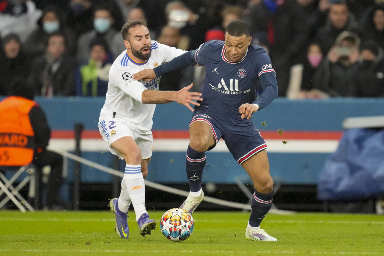 Kylian Mbappé au duel avec son nouveau coéquipier au Real Madrid Dani Carvajal.