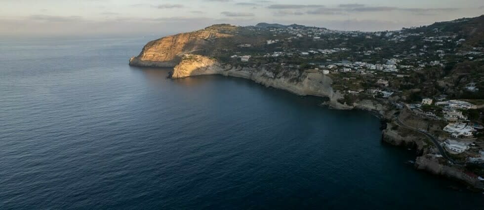 Un glissement de terrain a provoqué la mort de huit personnes samedi sur l'île d'Ischia (image d'illustration).  - Credit:MANUEL ROMANO / NurPhoto / NurPhoto via AFP